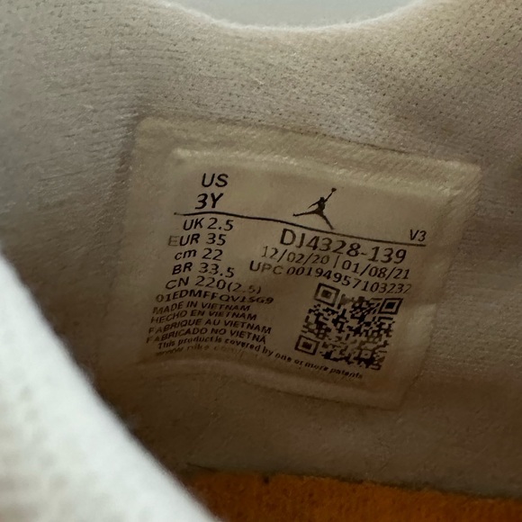 Nike Air Jordan 11 Retro Low ‘Citrus’ size 3 youth - Picture 9 of 9